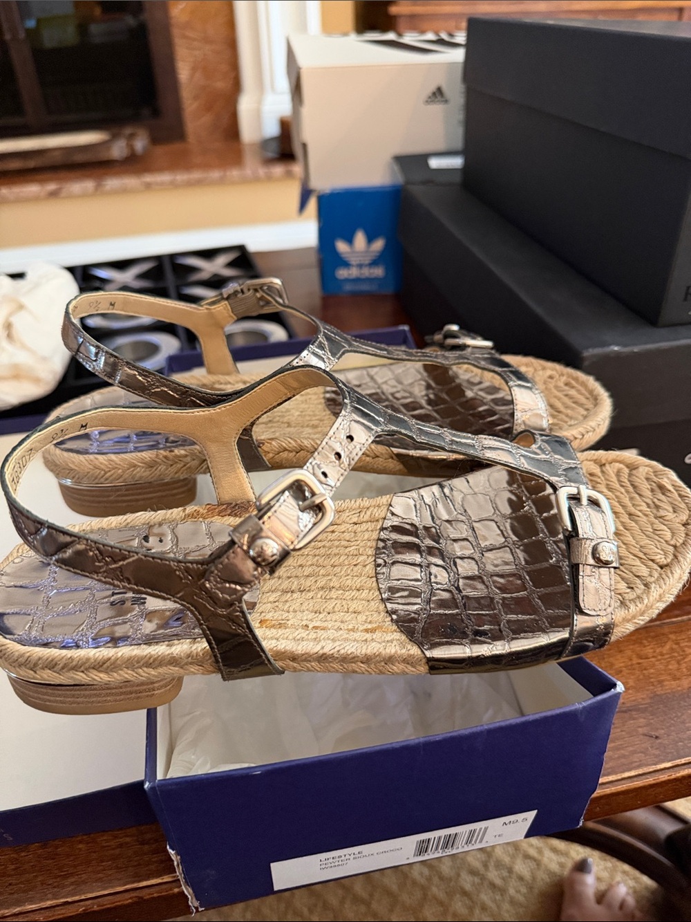 Stuart Weitzman Metallic pewter Croc-Embossed Espadrille Sandals size 9.5 box